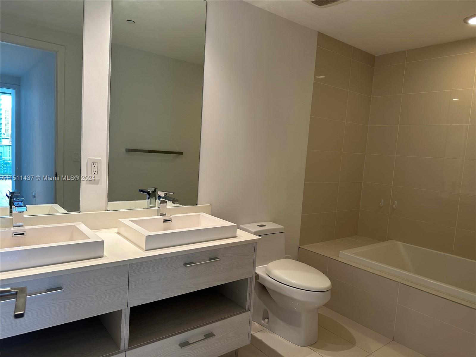 BRICKELL HEIGHTS EAST CON - Residential Lease