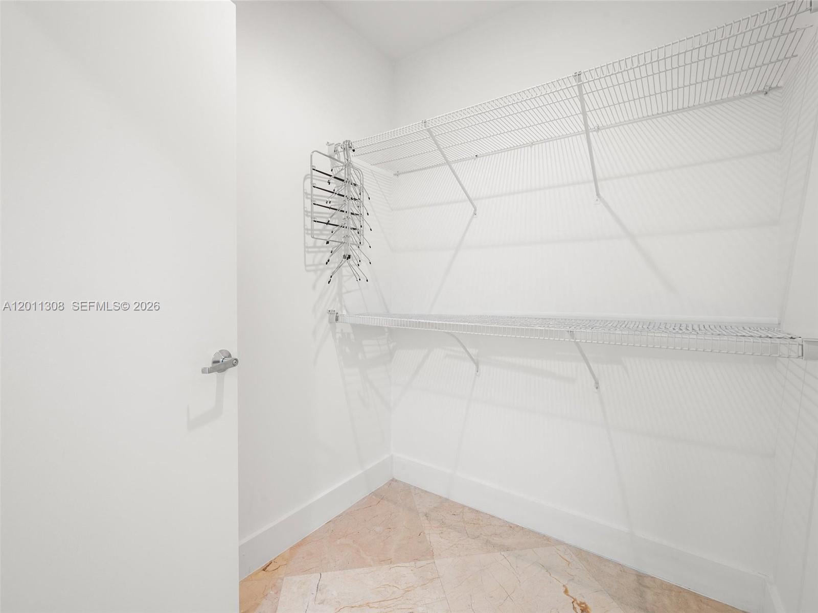 COCOSTYLE @ 3250 GRAND AV - Residential