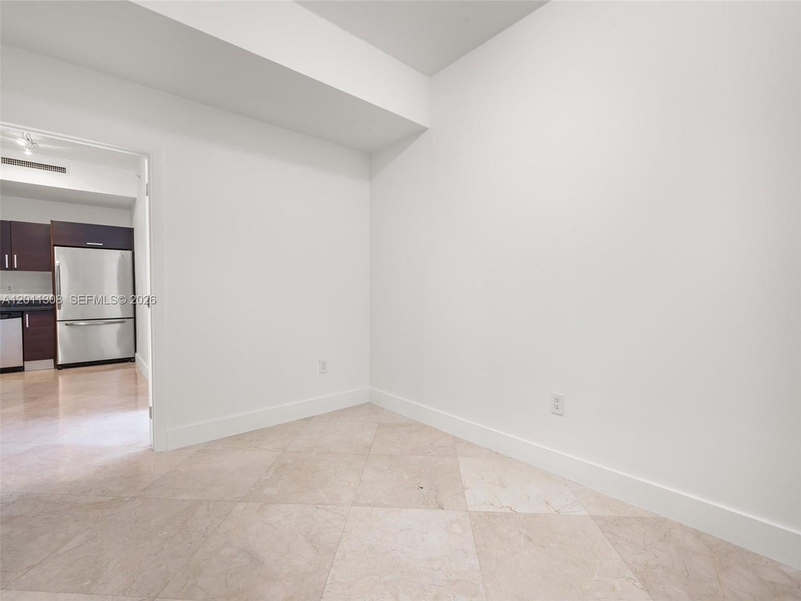 COCOSTYLE @ 3250 GRAND AV - Residential