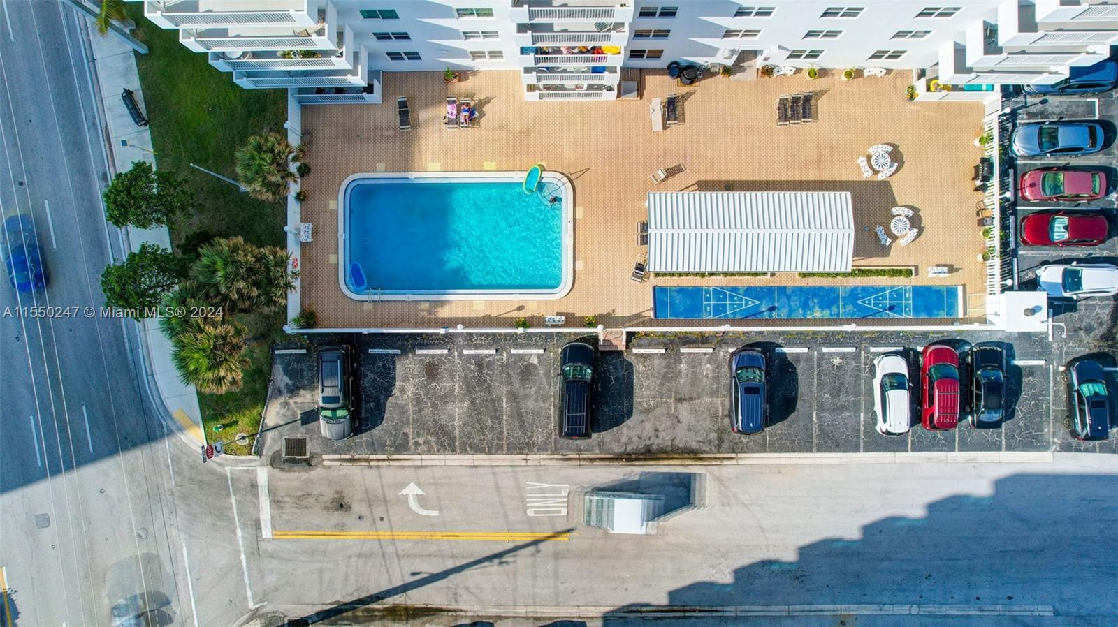 CAMBRIDGE TOWERS CONDO - Residential