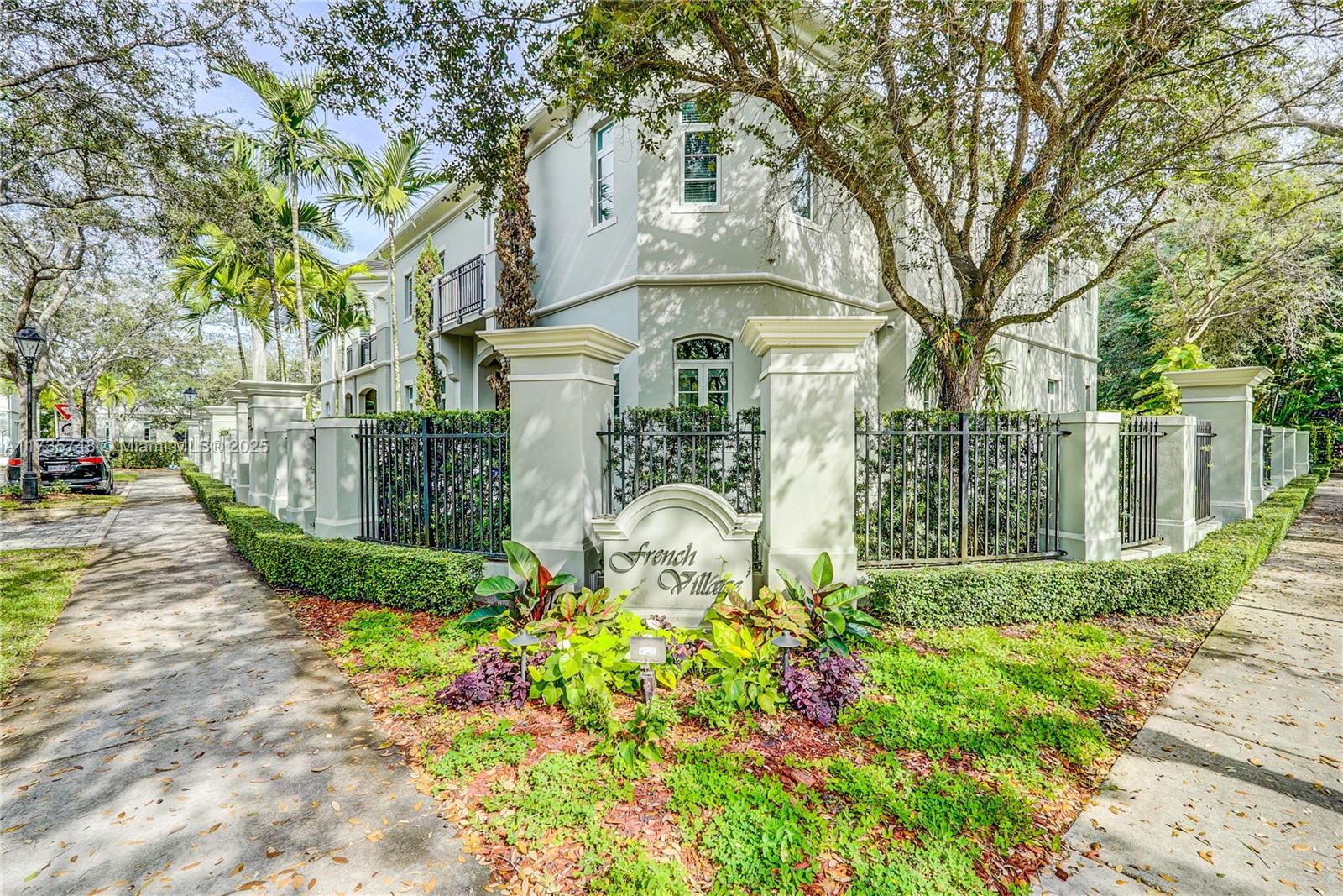 Rental Property at 10155 Sw 75th Pl 10155, Pinecrest, Miami-Dade County, Florida - Bedrooms: 4 
Bathrooms: 4  - $9,000 MO.