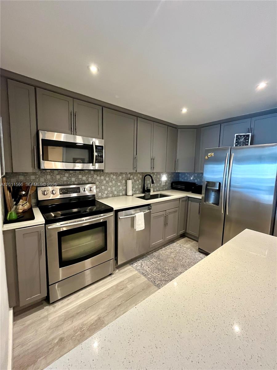 HYDE PARK TOWERS CONDO - Residential
