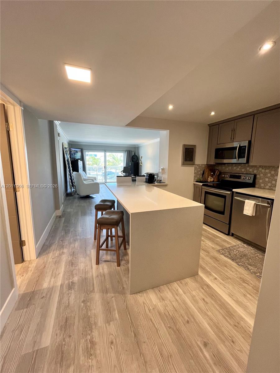 HYDE PARK TOWERS CONDO - Residential