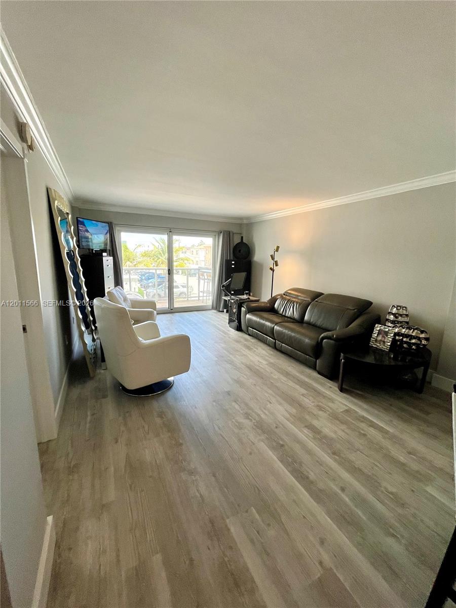 HYDE PARK TOWERS CONDO - Residential