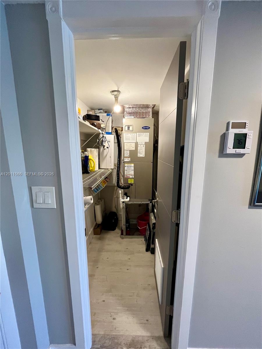 HYDE PARK TOWERS CONDO - Residential