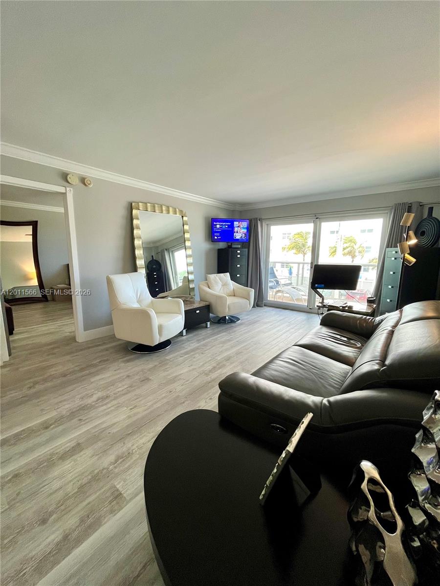 HYDE PARK TOWERS CONDO - Residential