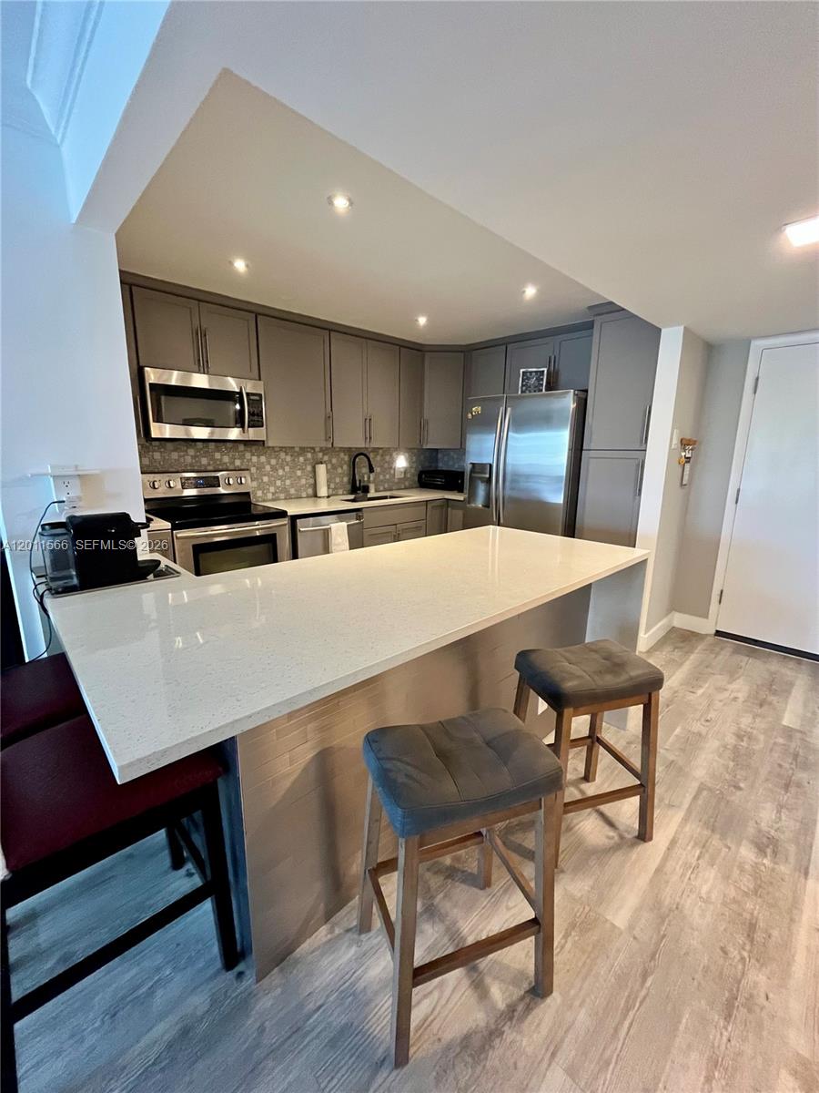 HYDE PARK TOWERS CONDO - Residential