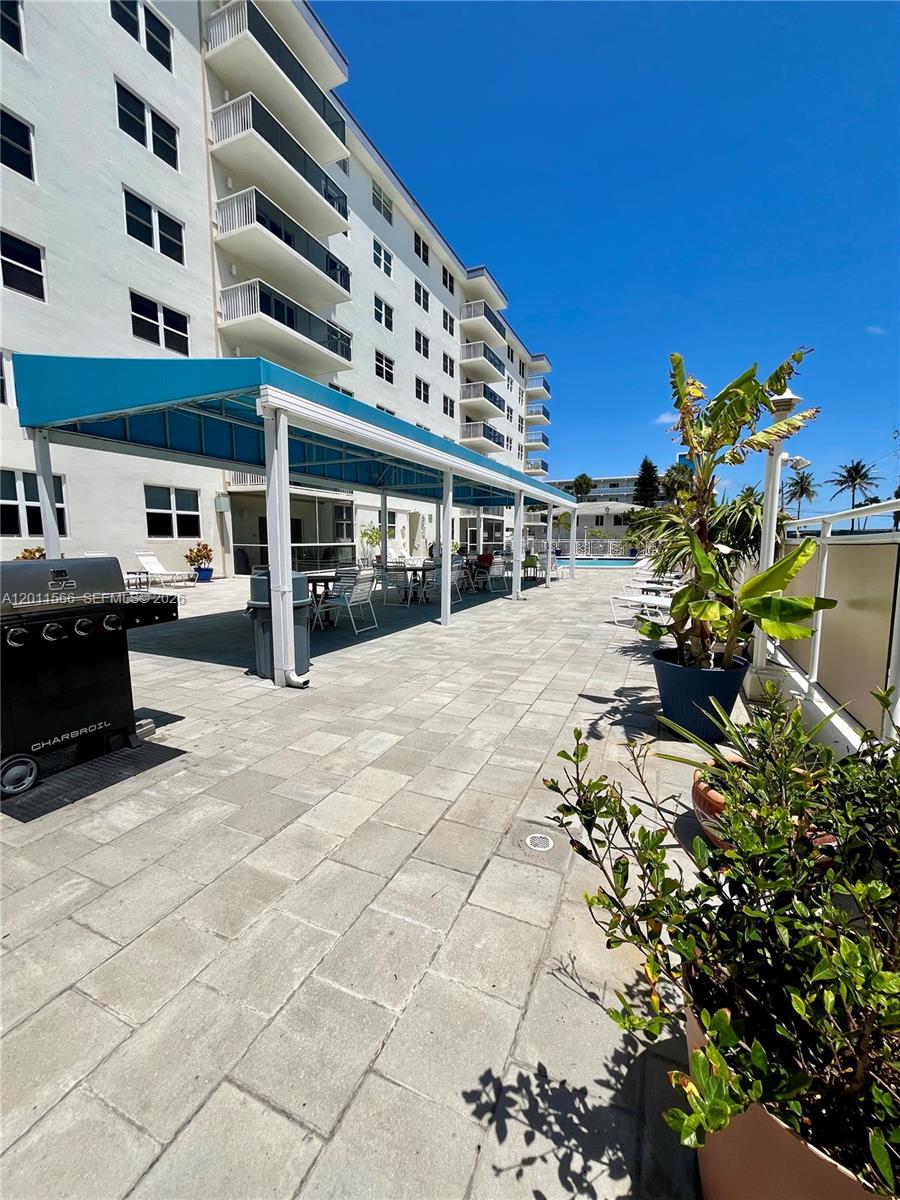 HYDE PARK TOWERS CONDO - Residential