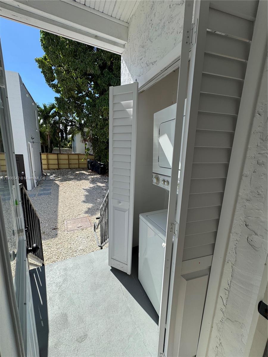 LE JEUNE ADDN SEC 1 - Residential Lease