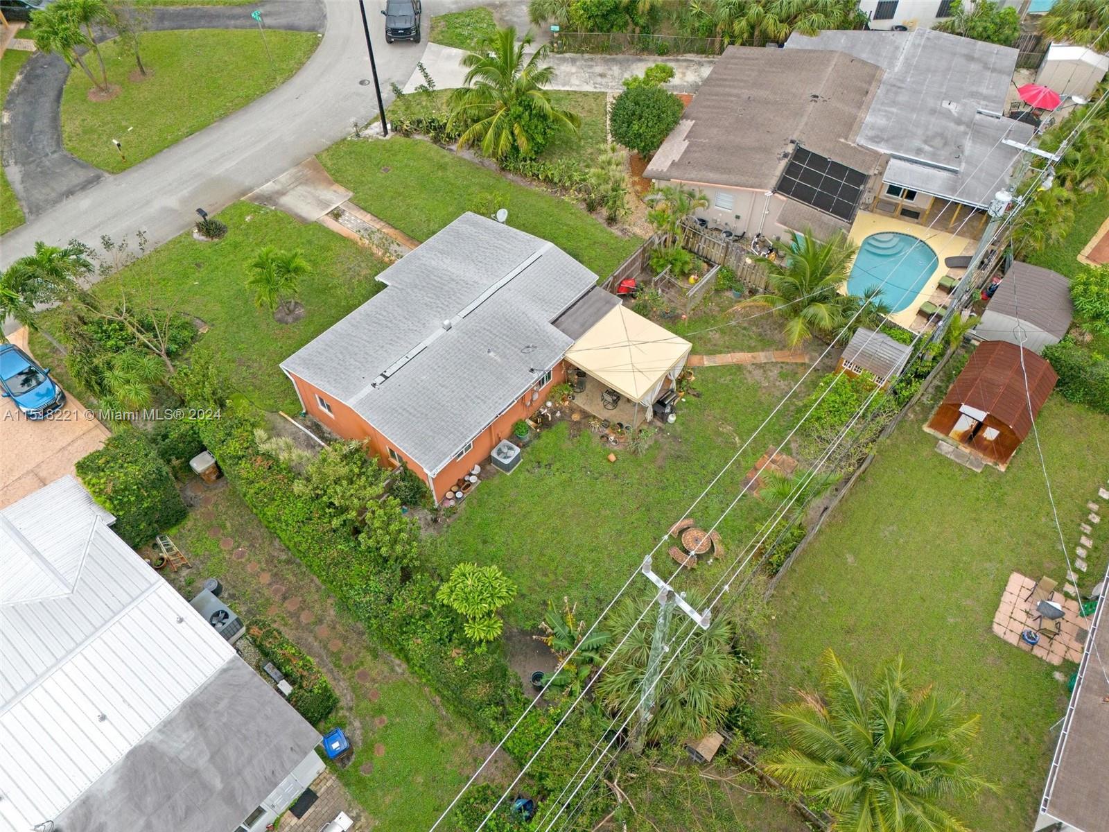 COLLIER MANOR 3RD ADD - Residential