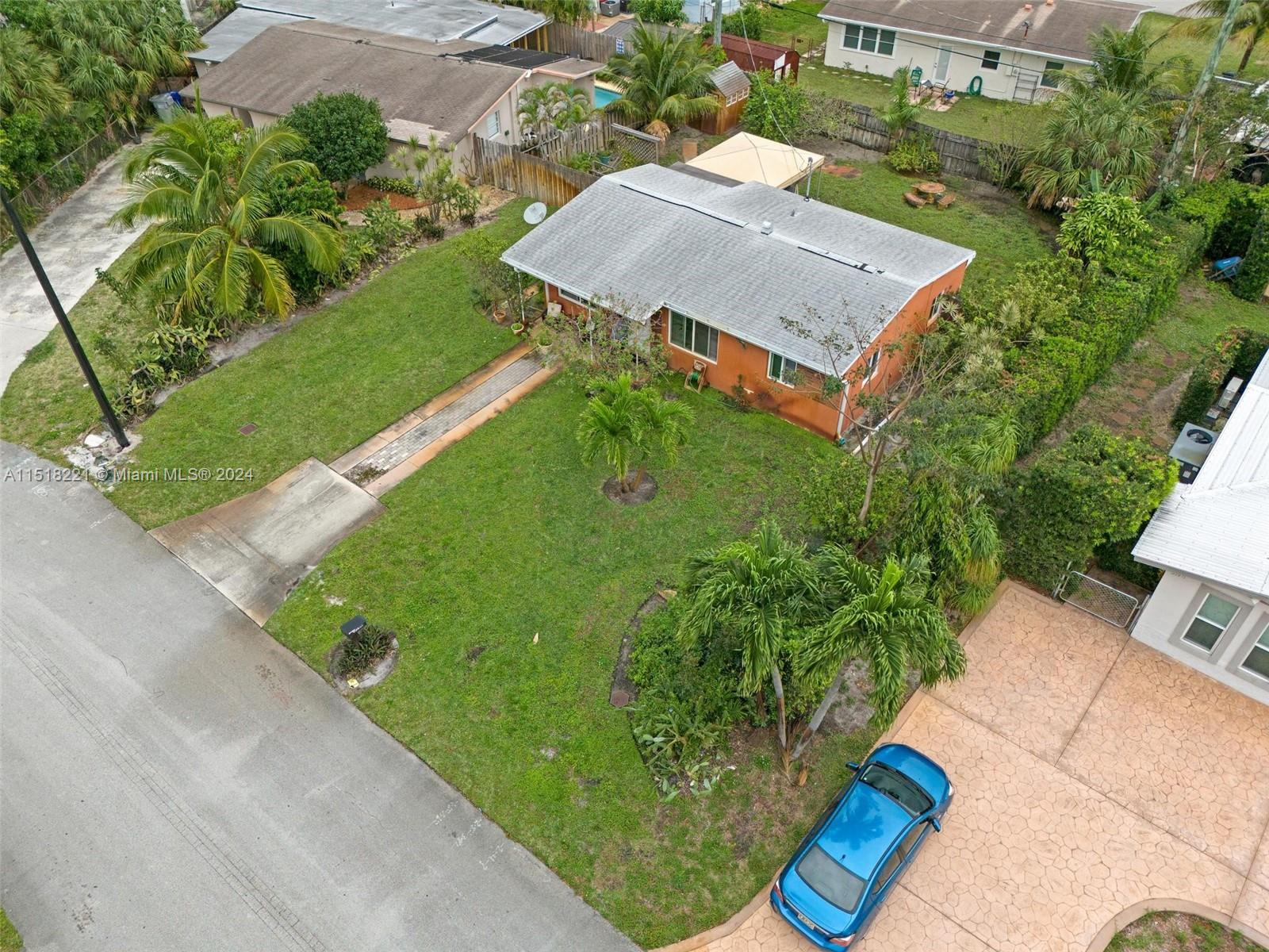 COLLIER MANOR 3RD ADD - Residential