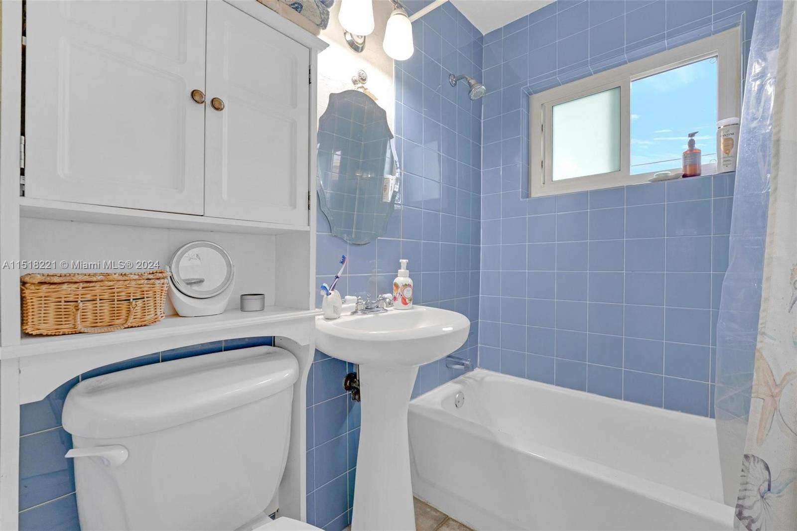 COLLIER MANOR 3RD ADD - Residential