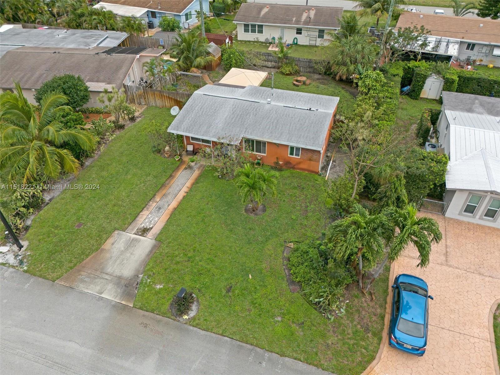 COLLIER MANOR 3RD ADD - Residential