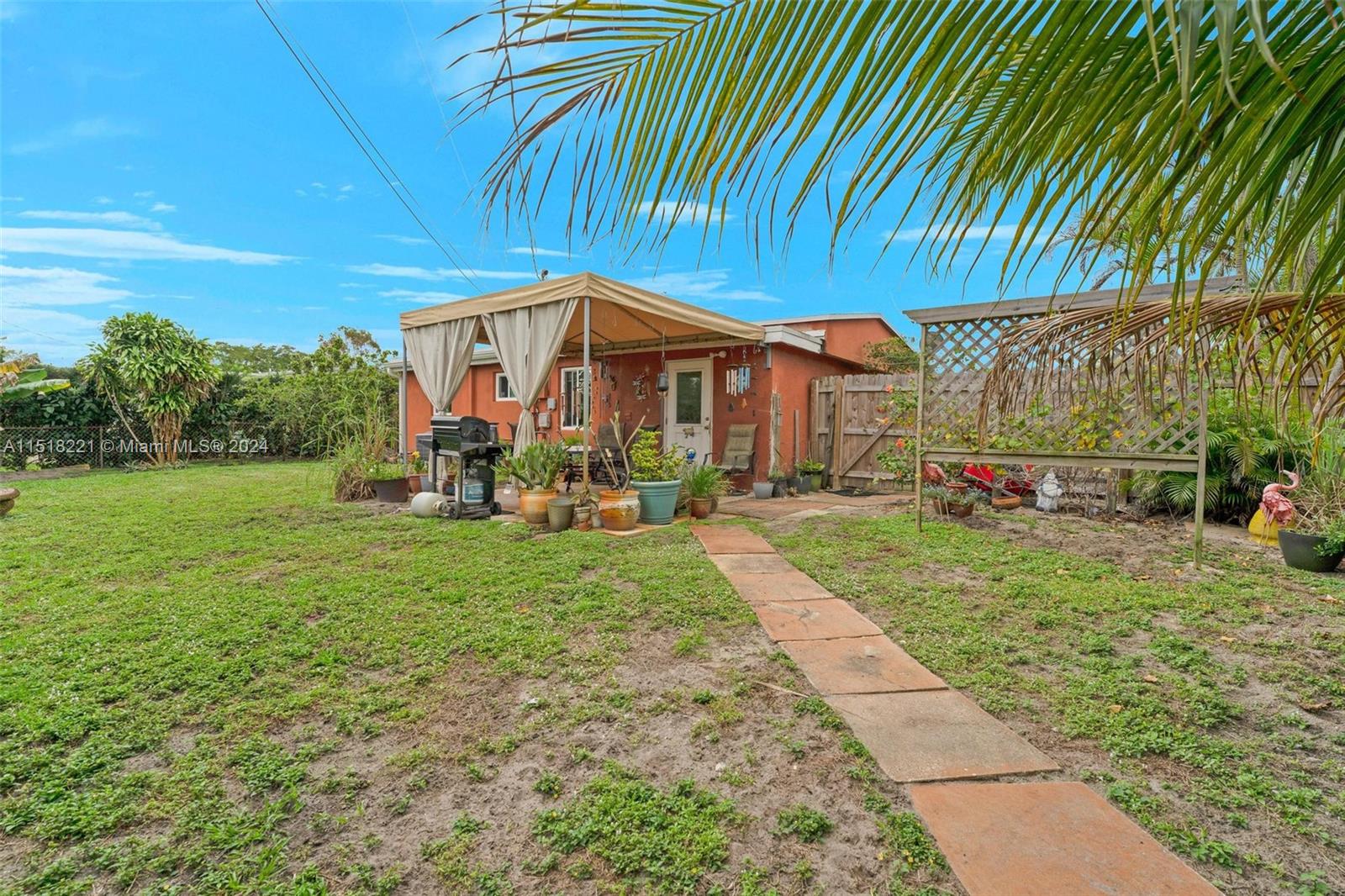 COLLIER MANOR 3RD ADD - Residential