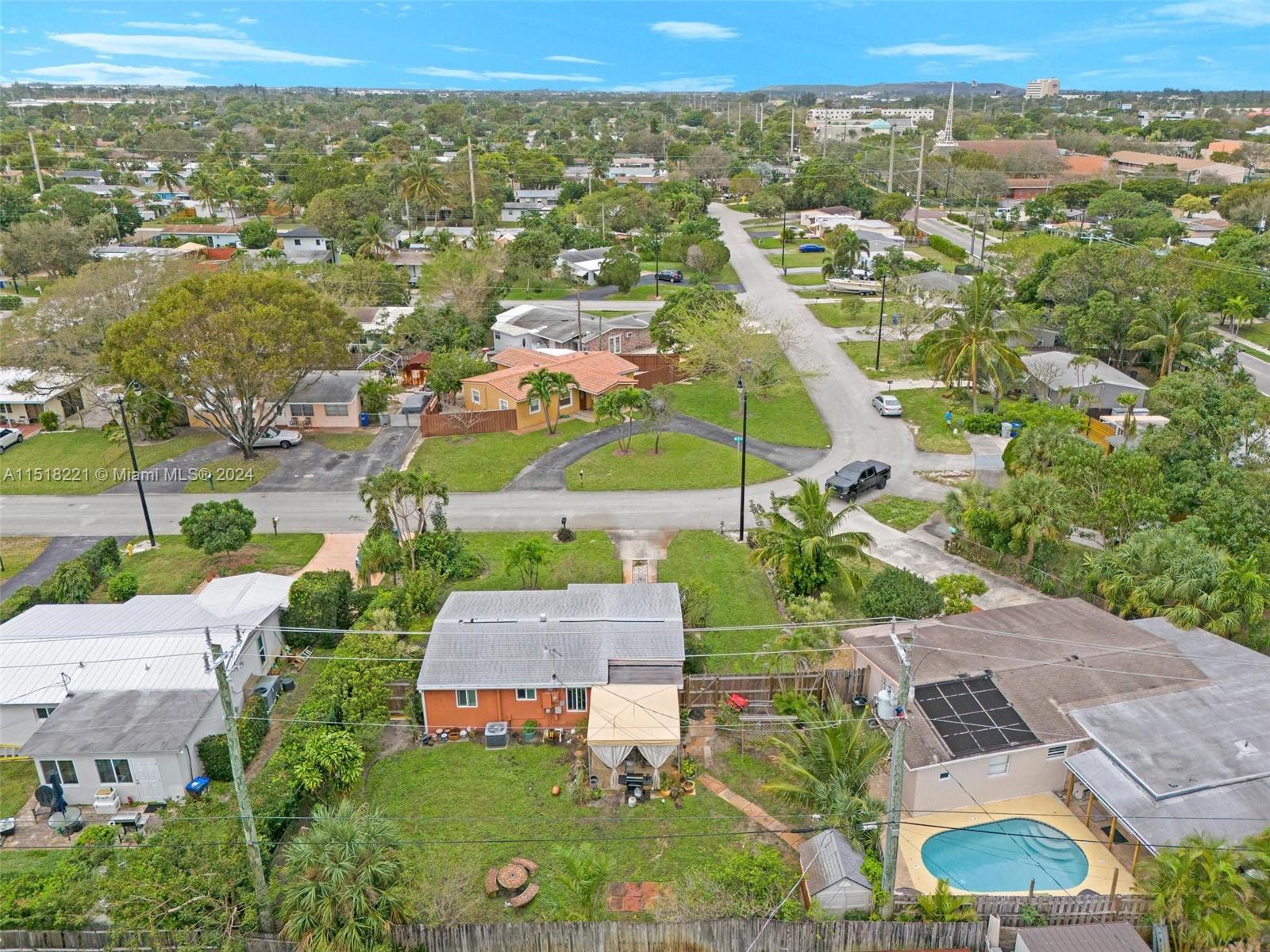 COLLIER MANOR 3RD ADD - Residential