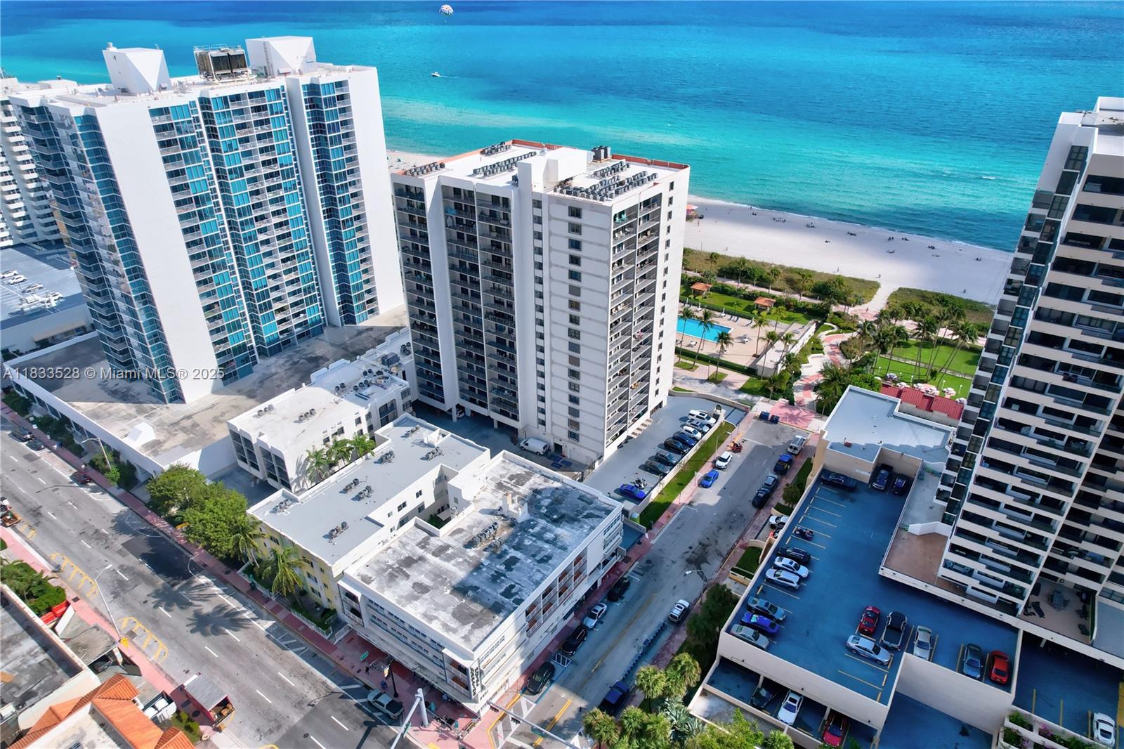 2625 Collins Ave 418