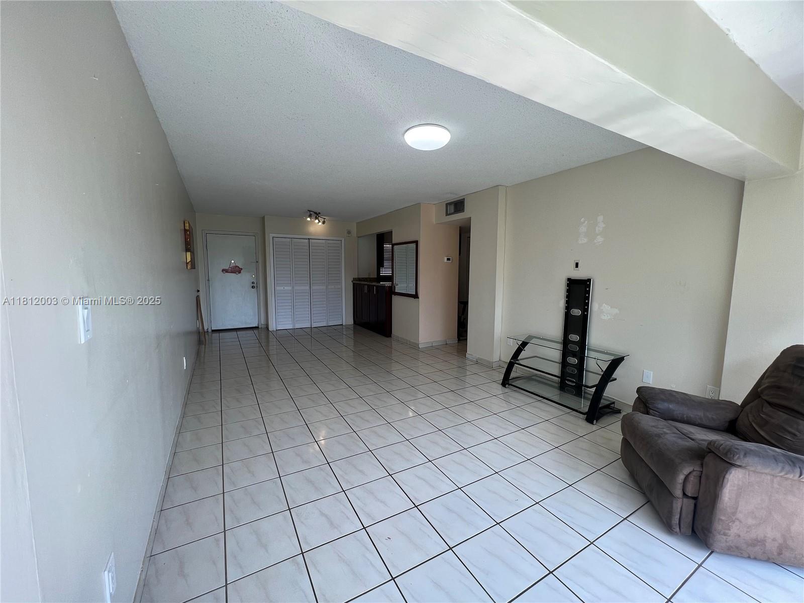 8887 Fontainebleau Blvd 302