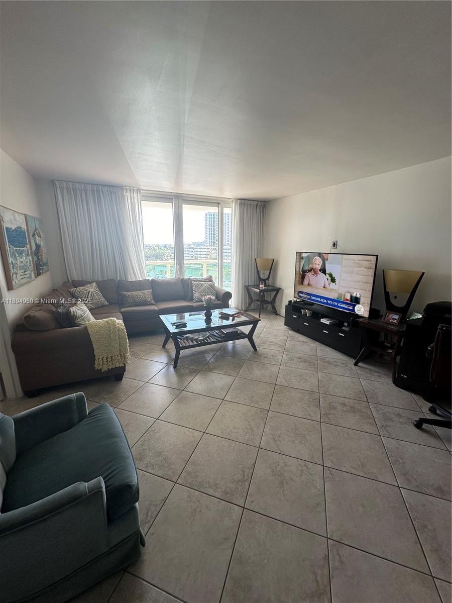 View photos, virtual tours, details... 100 Bayview Dr 601