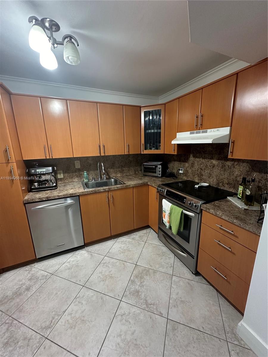View photos, virtual tours, details... 100 Bayview Dr 601