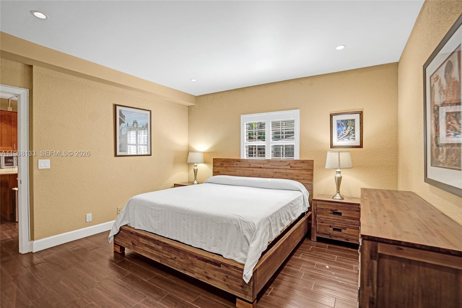 WASHINGTON PALMS CONDO - Residential