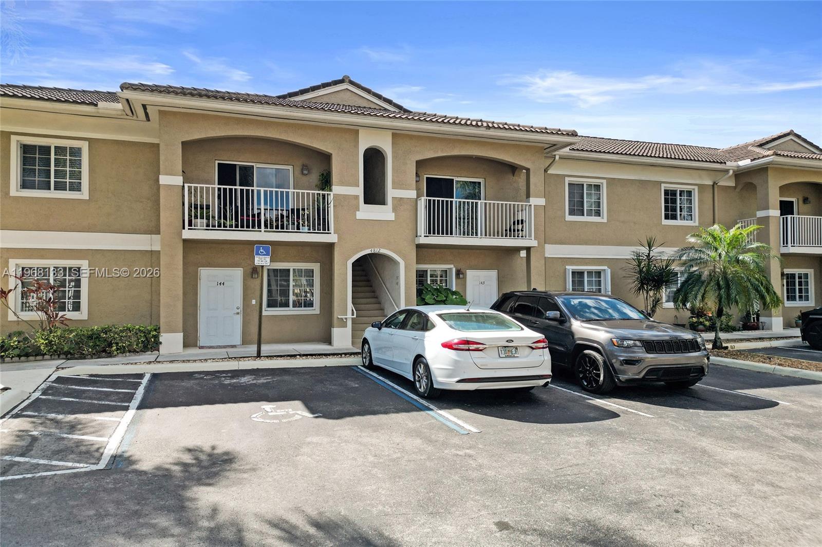 WASHINGTON PALMS CONDO - Residential