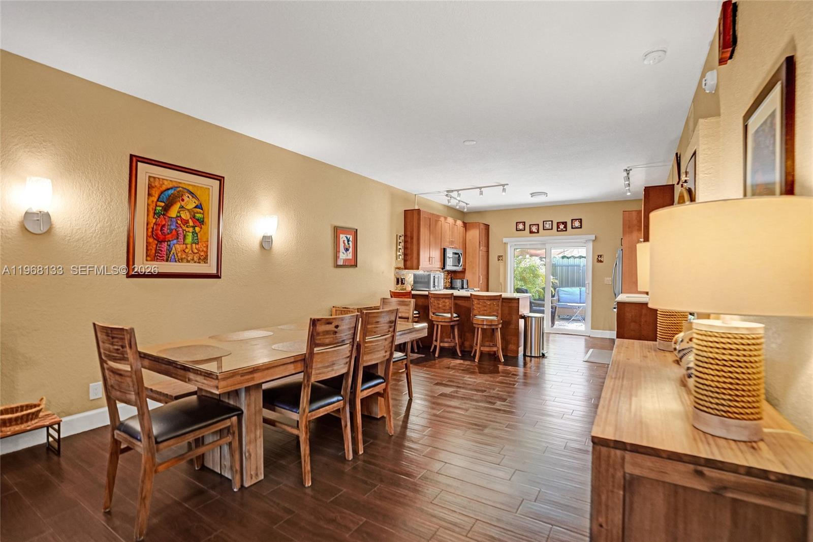 WASHINGTON PALMS CONDO - Residential