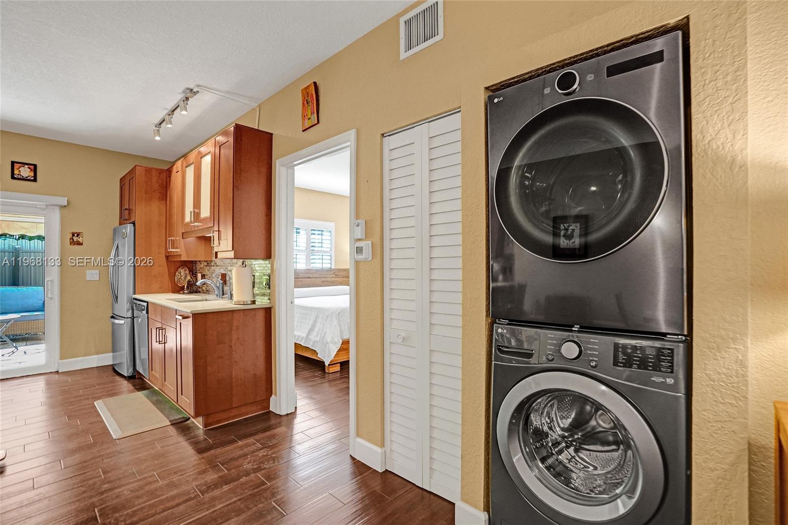 WASHINGTON PALMS CONDO - Residential