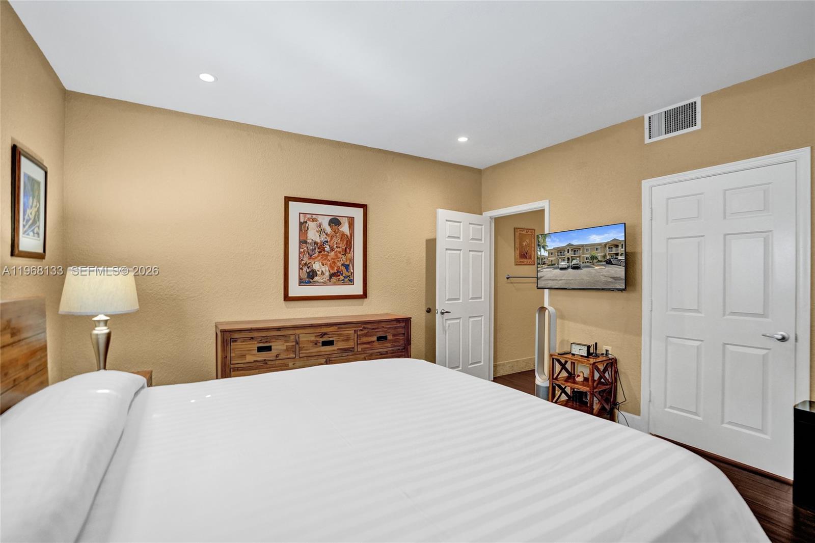 WASHINGTON PALMS CONDO - Residential