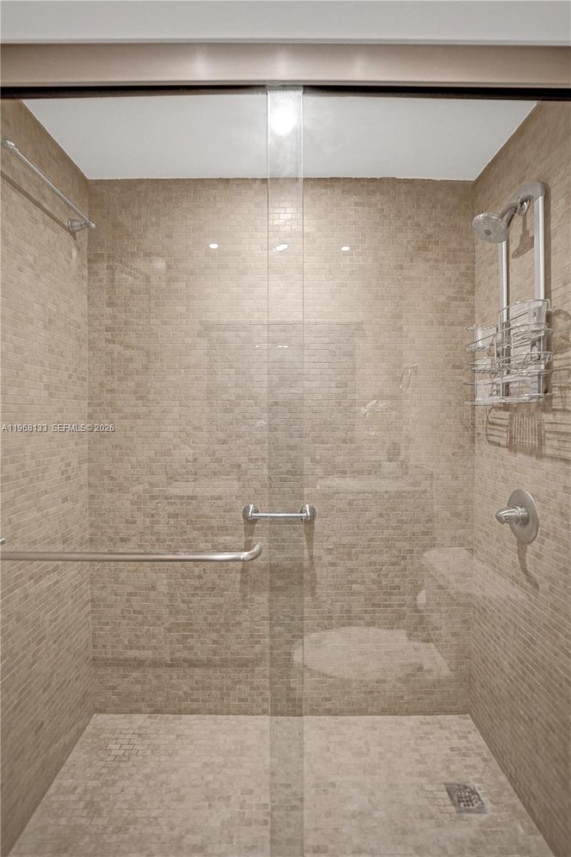 WASHINGTON PALMS CONDO - Residential