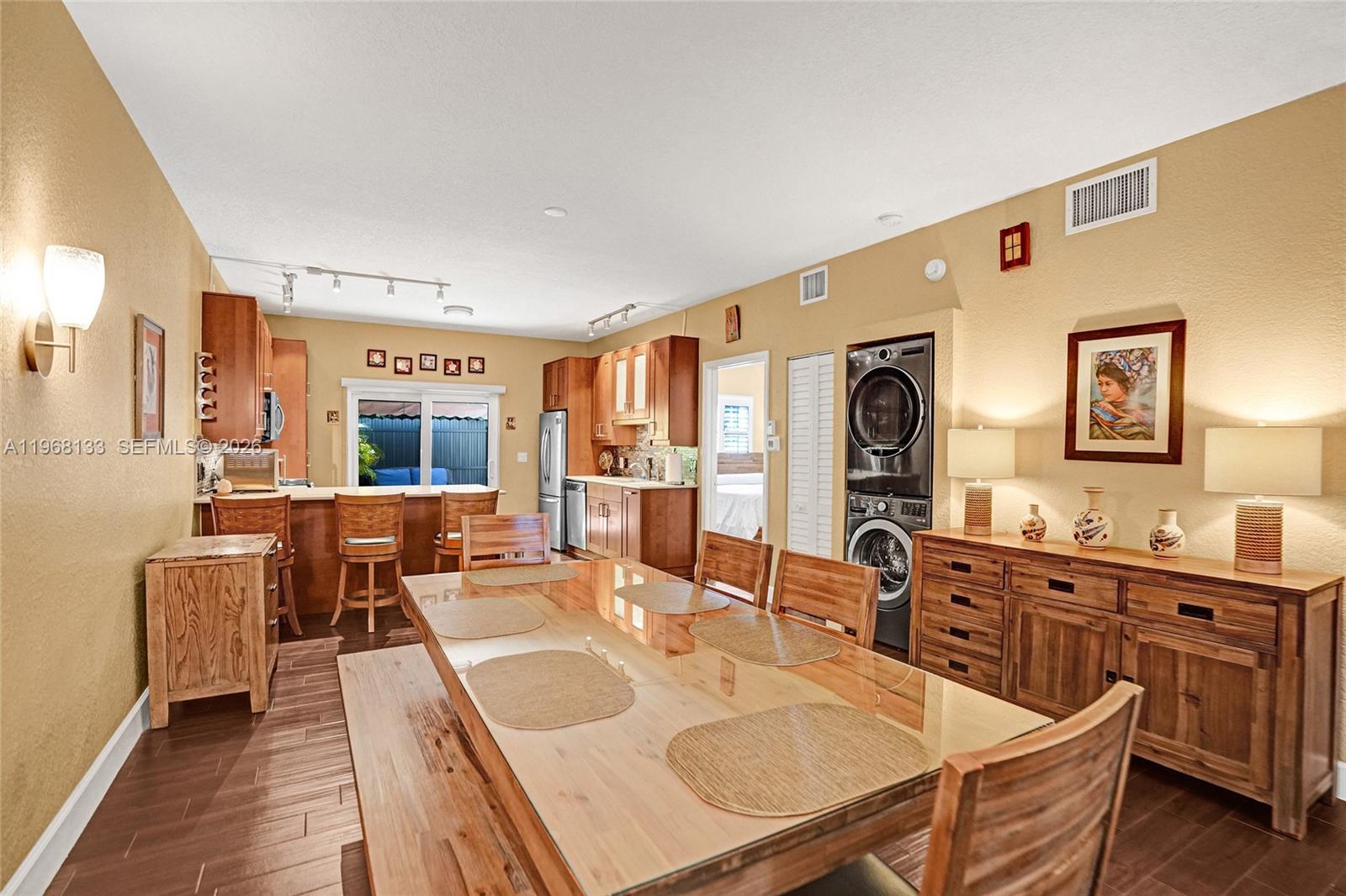 WASHINGTON PALMS CONDO - Residential