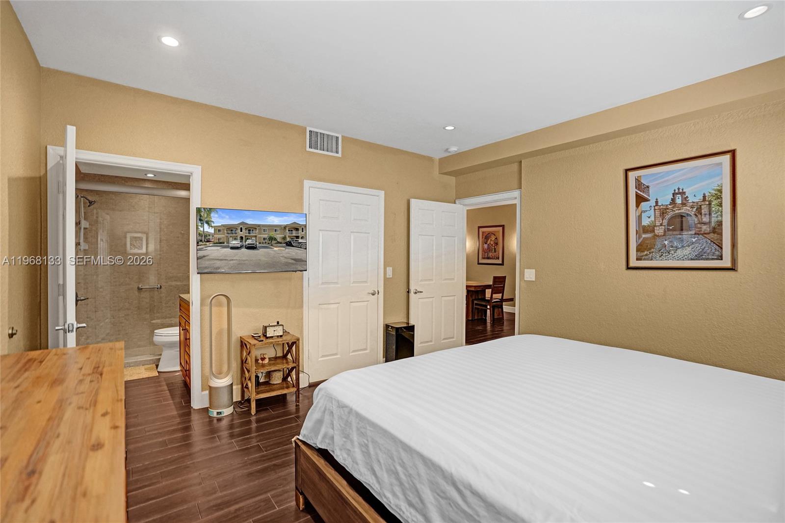 WASHINGTON PALMS CONDO - Residential