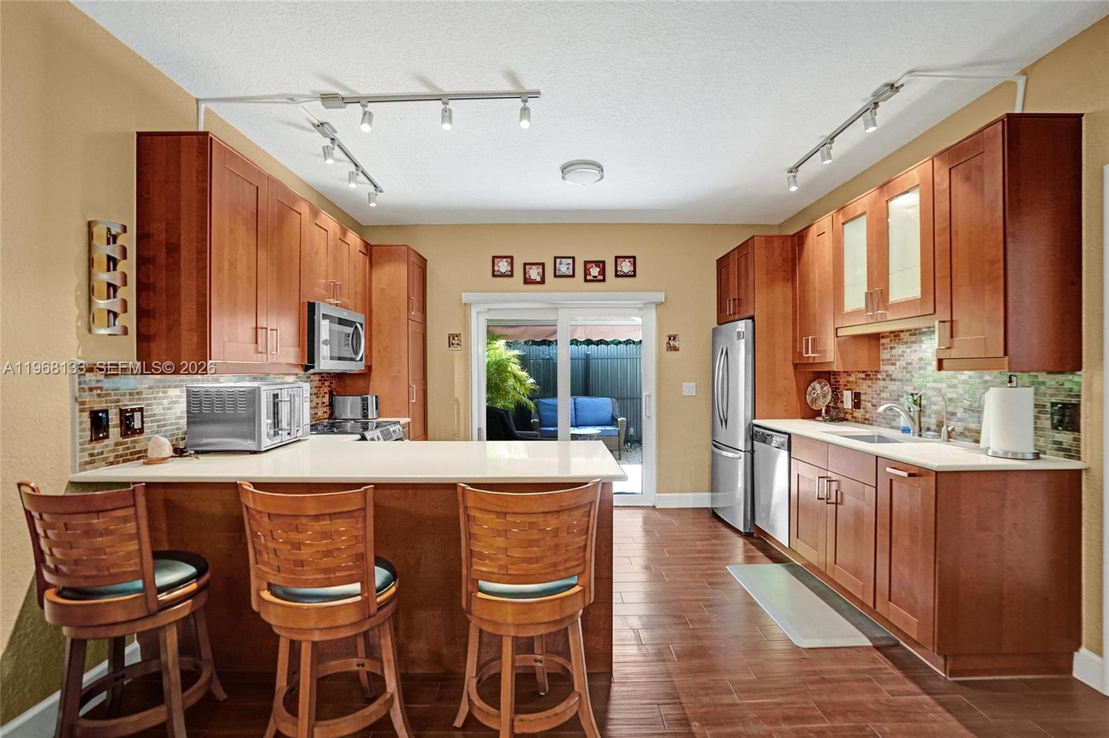 WASHINGTON PALMS CONDO - Residential