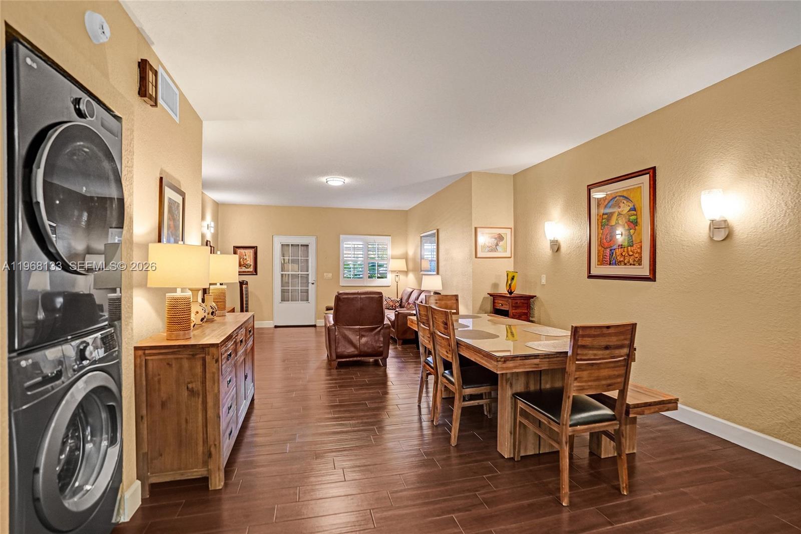 WASHINGTON PALMS CONDO - Residential