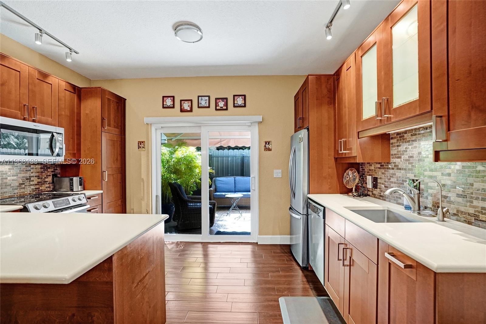 WASHINGTON PALMS CONDO - Residential