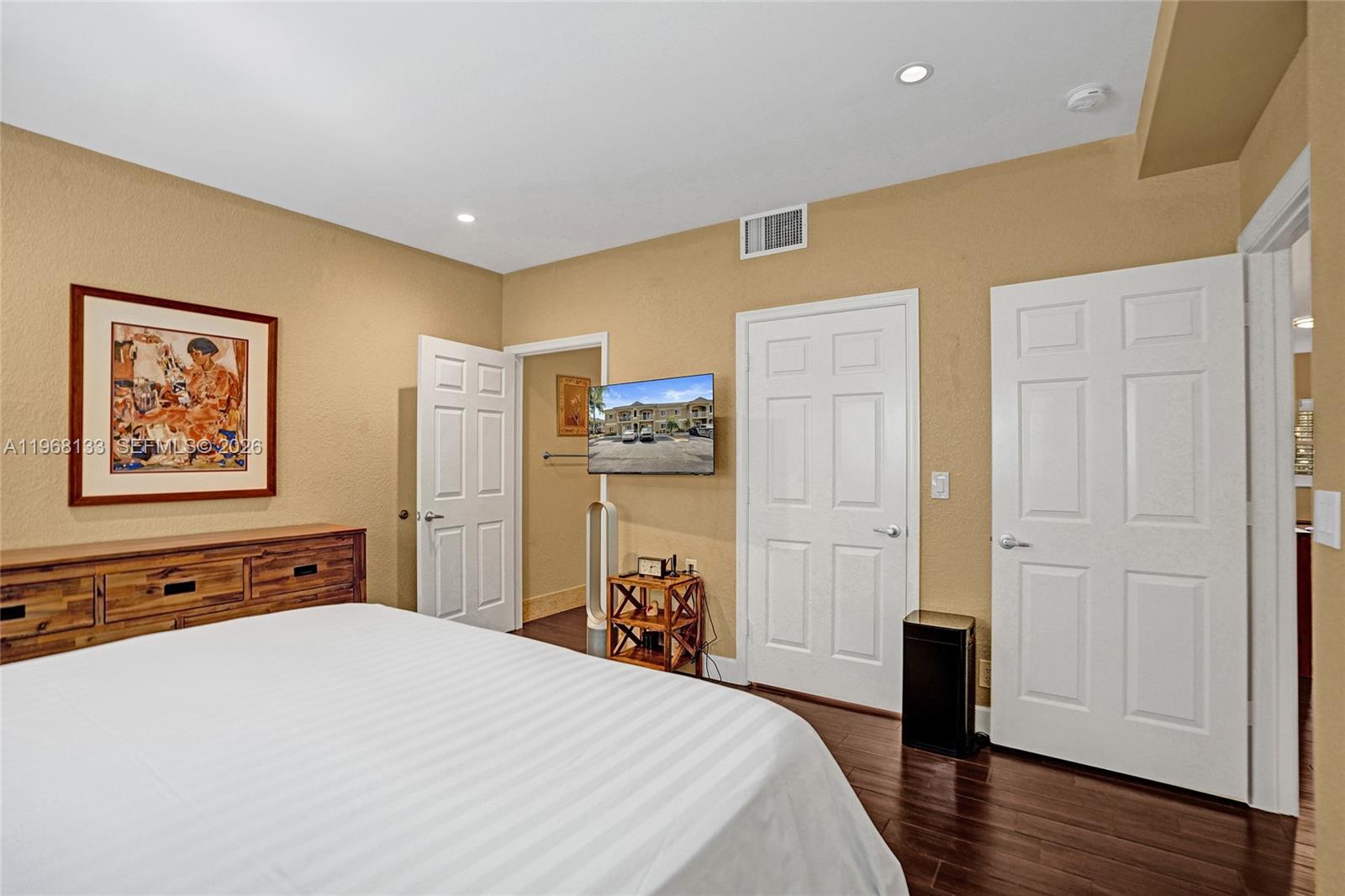 WASHINGTON PALMS CONDO - Residential