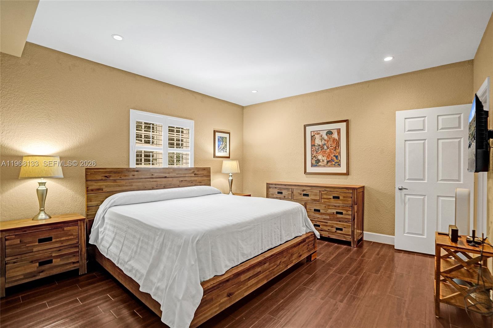 WASHINGTON PALMS CONDO - Residential