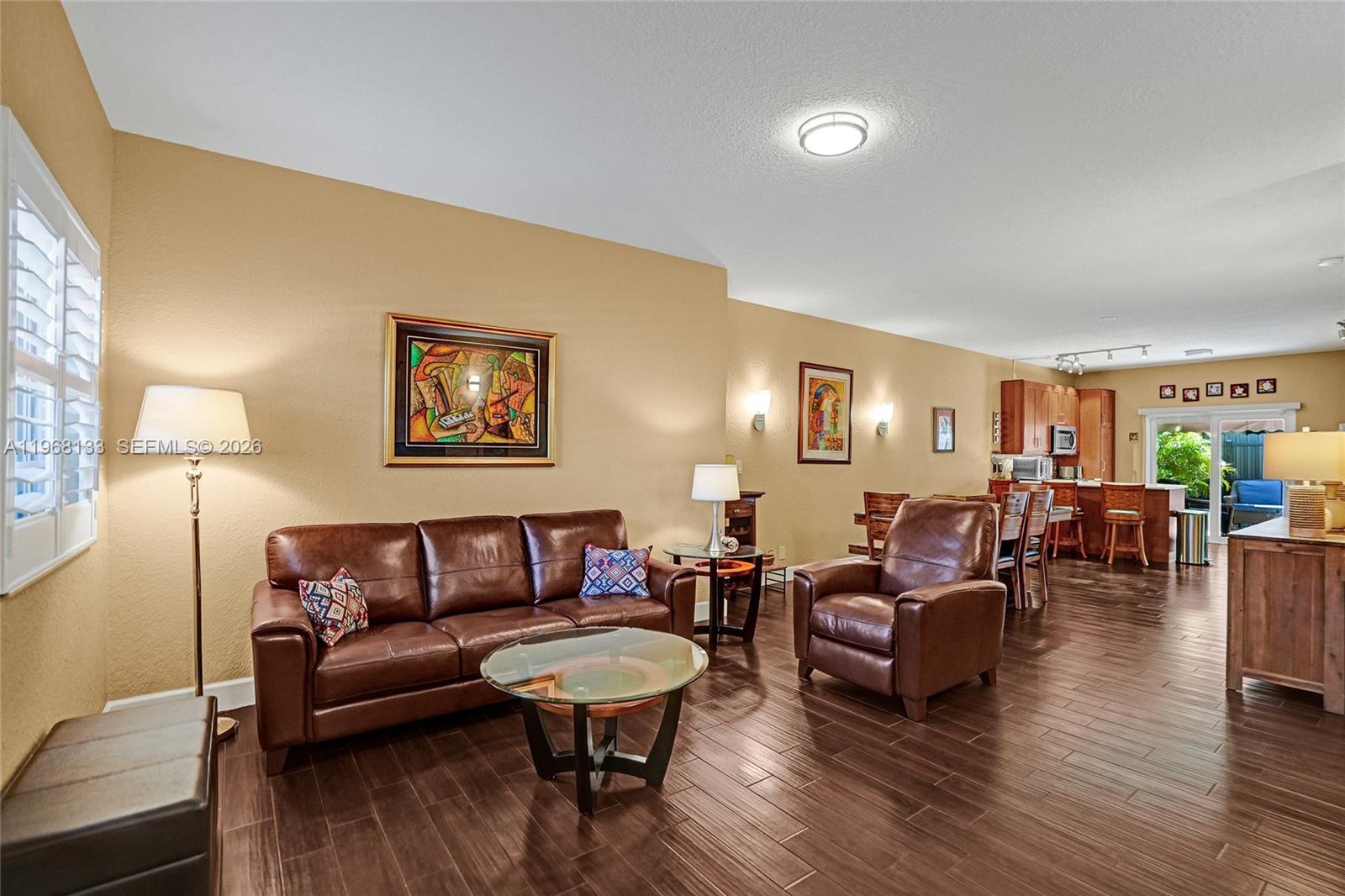 WASHINGTON PALMS CONDO - Residential