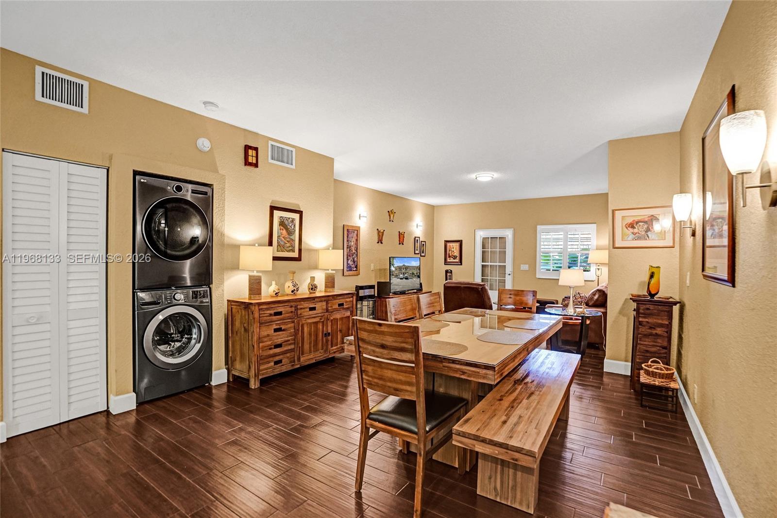 WASHINGTON PALMS CONDO - Residential