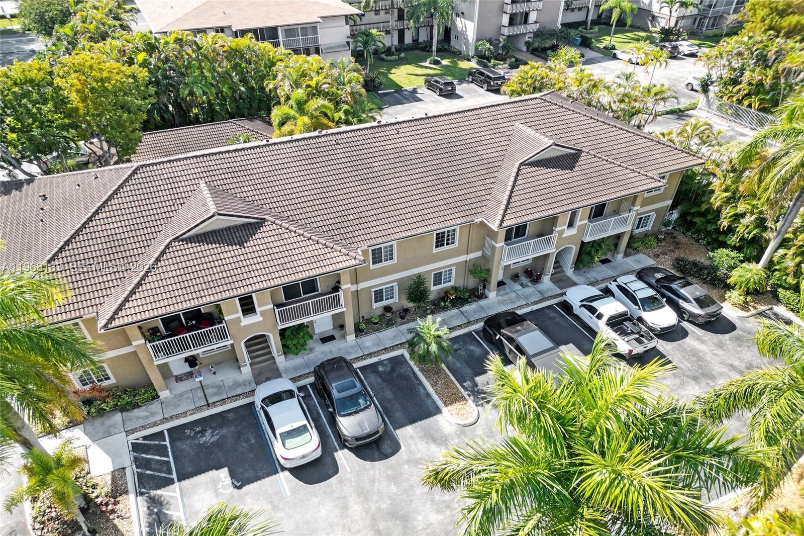 WASHINGTON PALMS CONDO - Residential