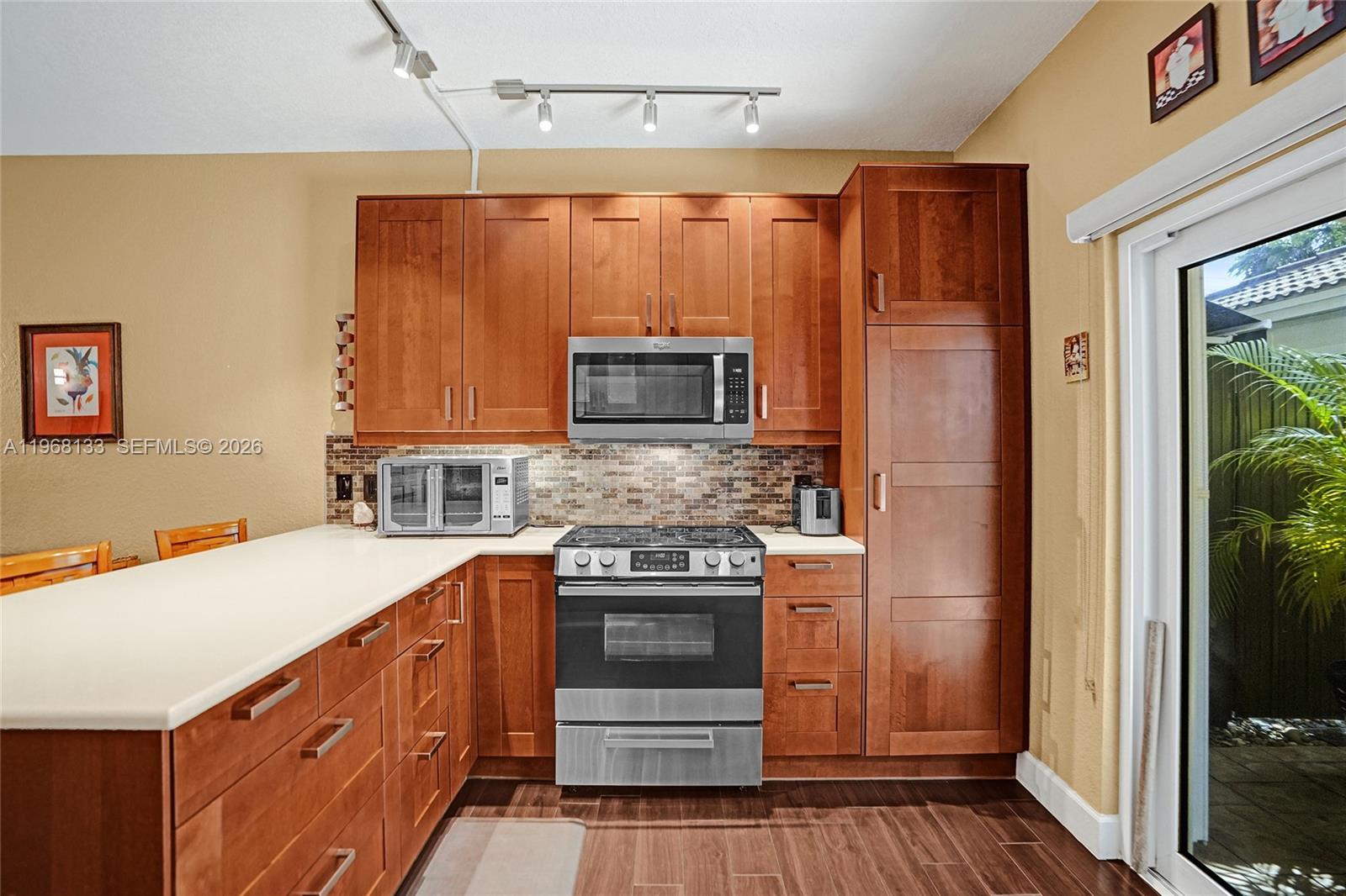 WASHINGTON PALMS CONDO - Residential