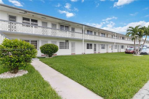 Photo of 11 NE 204th St #1, Miami Gardens, FL 33179 (MLS # A11868659) Photo of 11 NE 204th St #1, Miami Gardens, FL 33179 (MLS # A11868659)