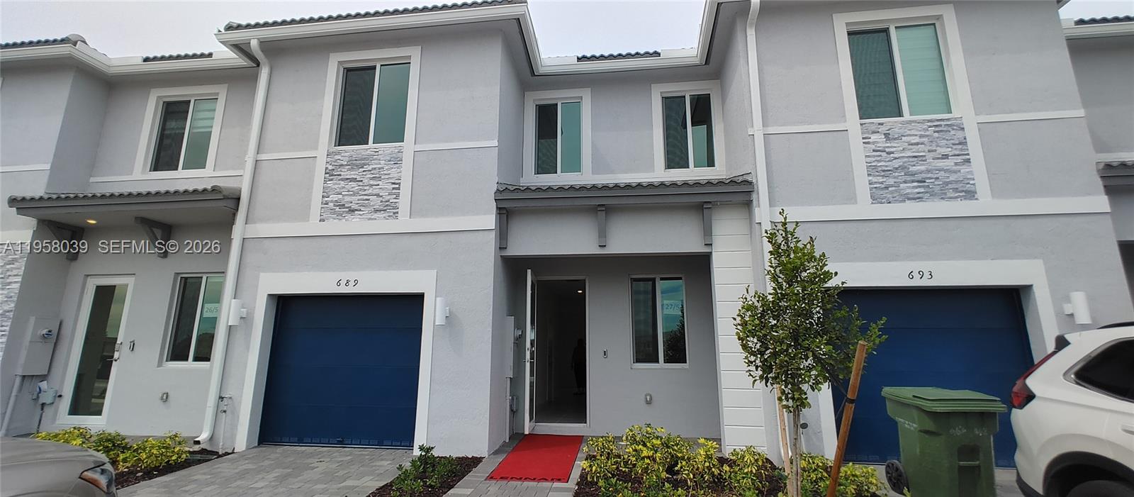 LOS CAYOS - Residential Lease