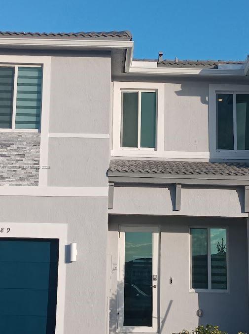 LOS CAYOS - Residential Lease