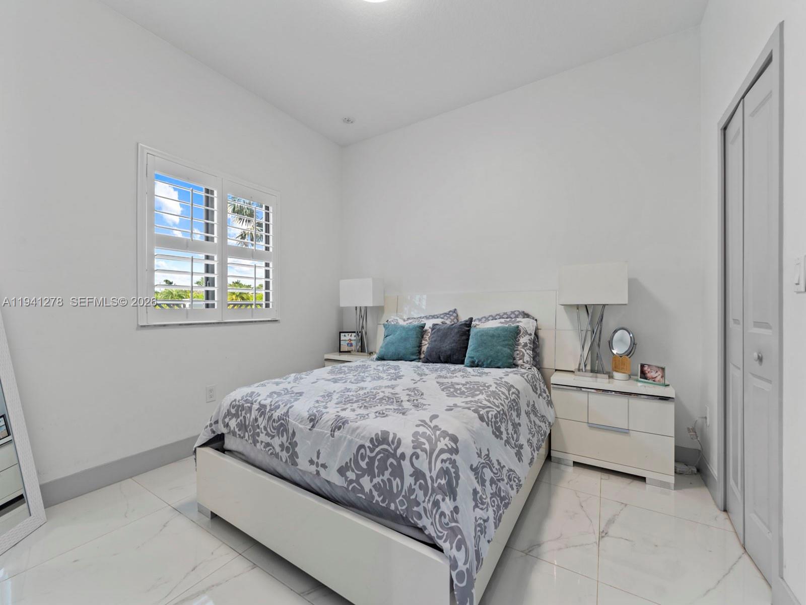 REDLAND ACRES AVOCADO HOM - Residential