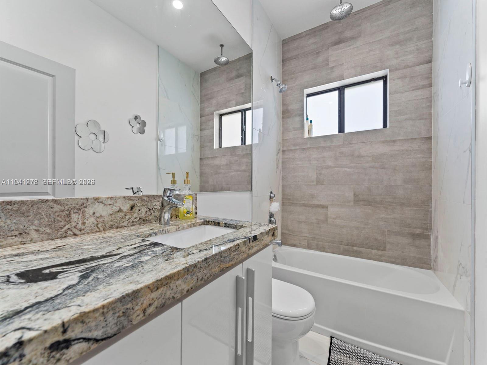 REDLAND ACRES AVOCADO HOM - Residential