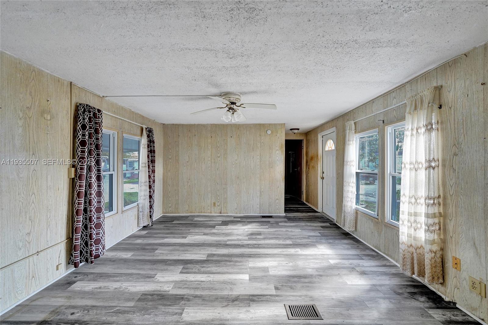 SUNSHINE CITY - Residential