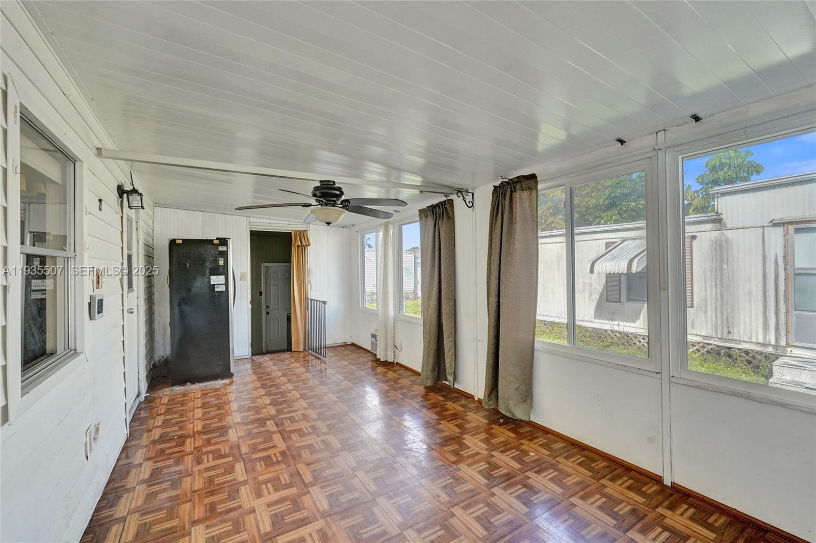 SUNSHINE CITY - Residential