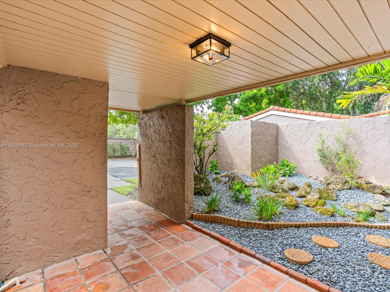 TOWNHOUSES OF EMERALD HIL - Residential Lease