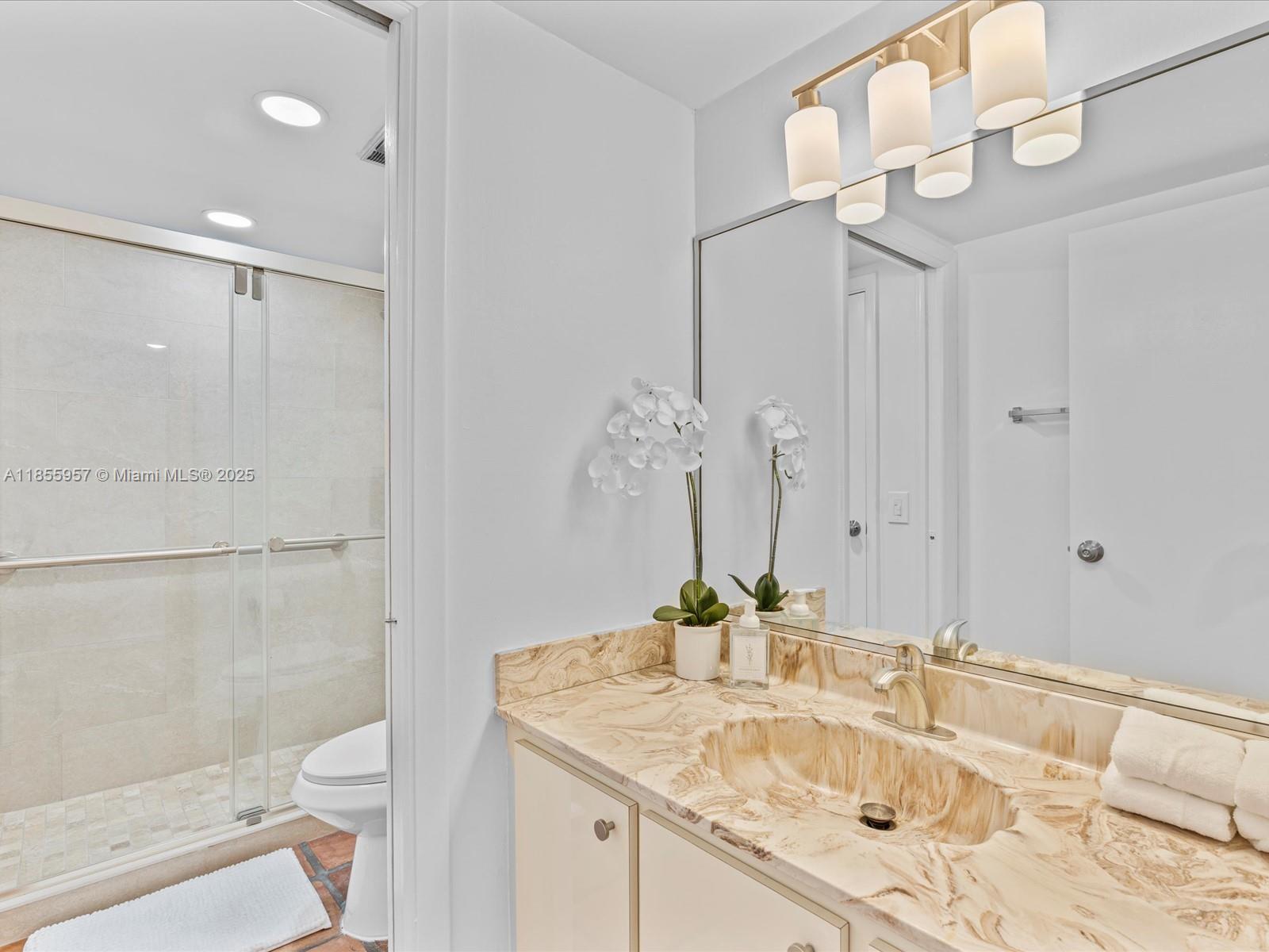 TOWNHOUSES OF EMERALD HIL - Residential Lease