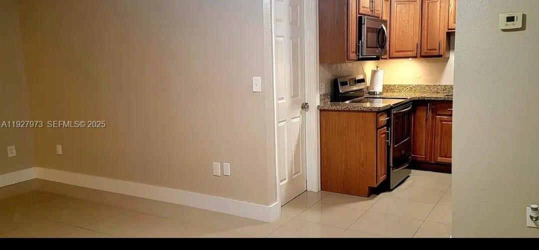 HOLLYWOOD LITTLE RANCHES - Residential Lease